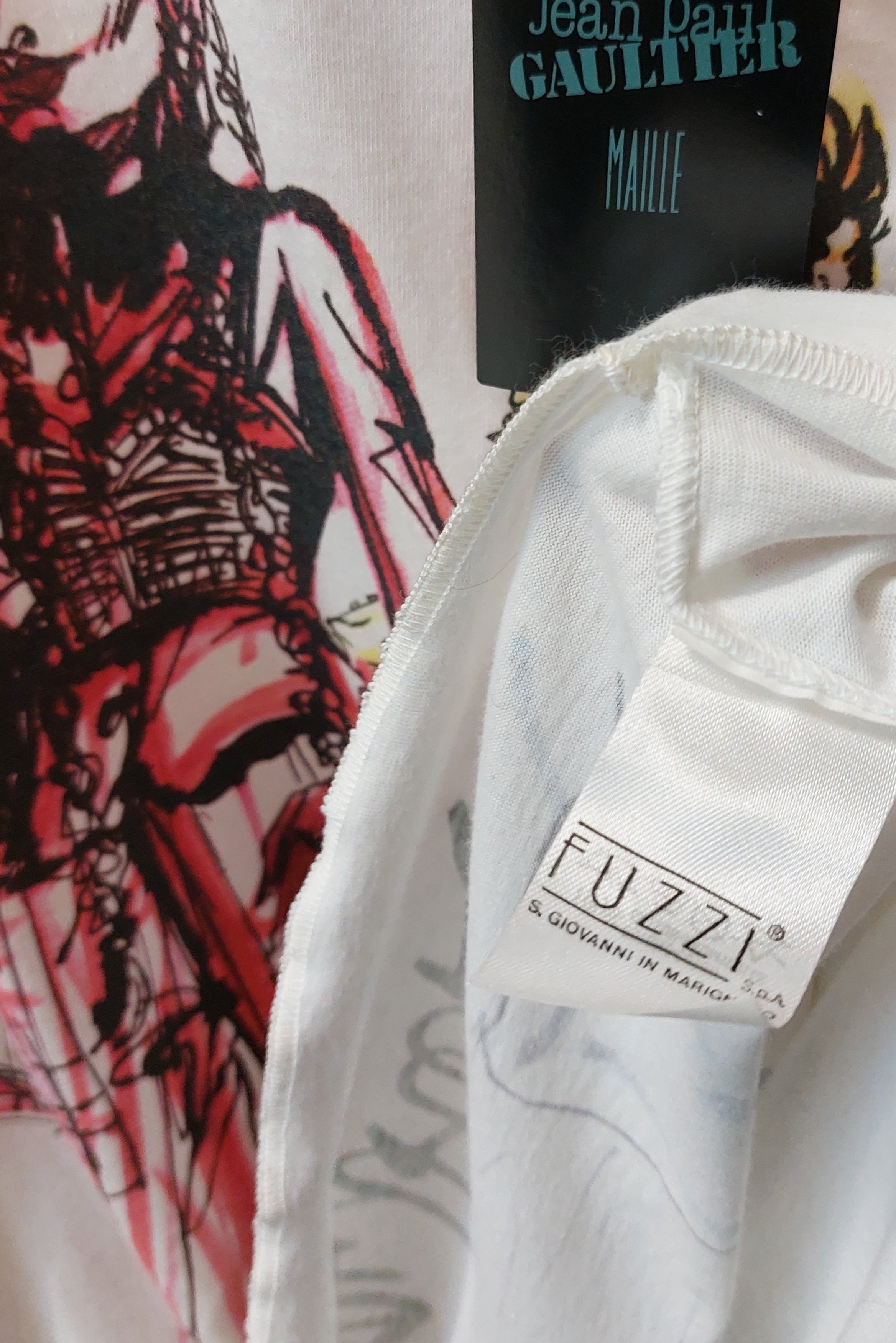 Vintage Woman White Graphic T-Shirt - Spring/Summer 1993
