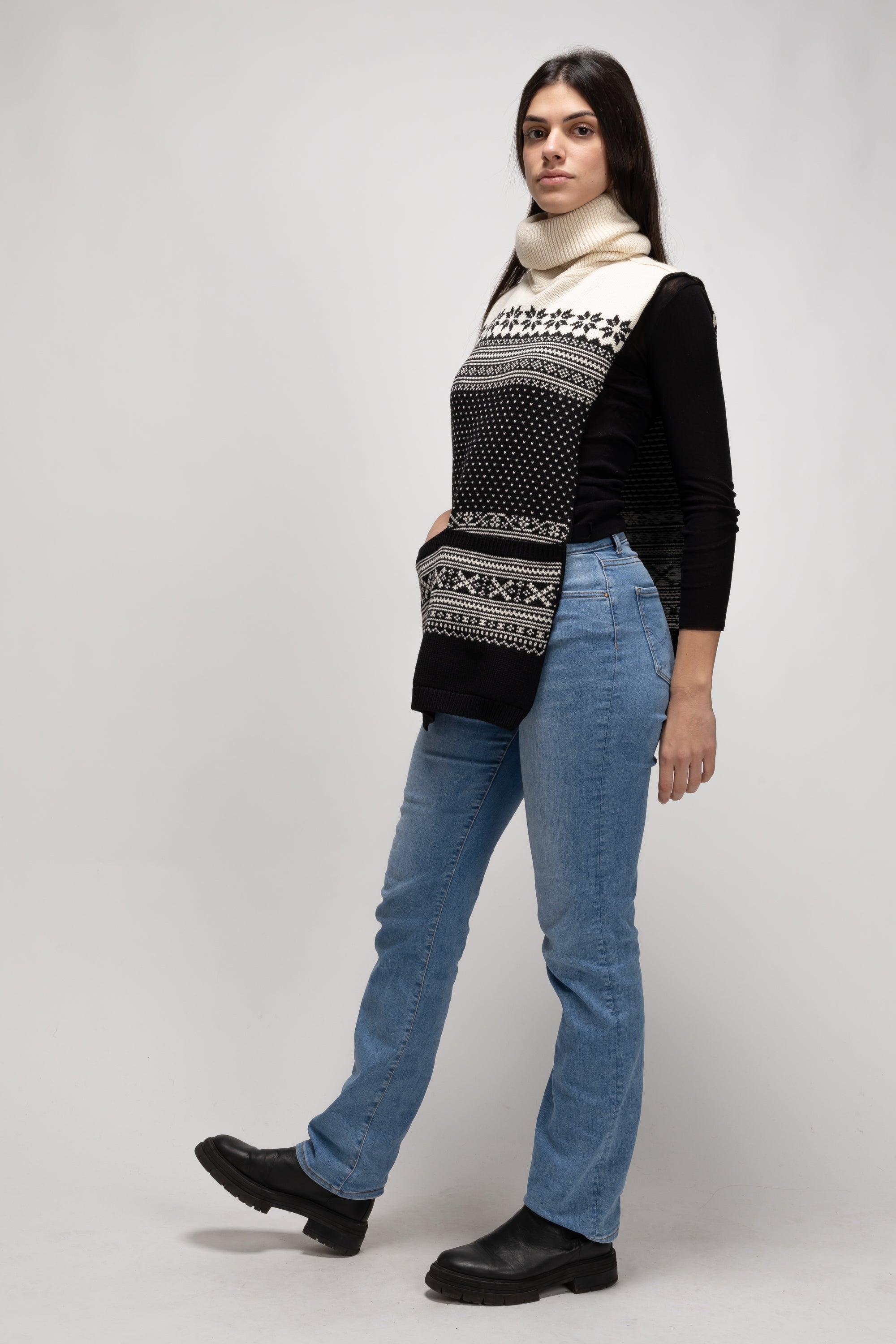 Vintage Woman Black and White Poncho - Autumn/Winter 1992