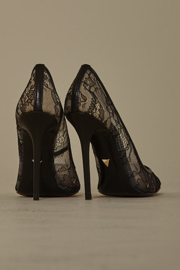 Antonio Croce Lace Pumps