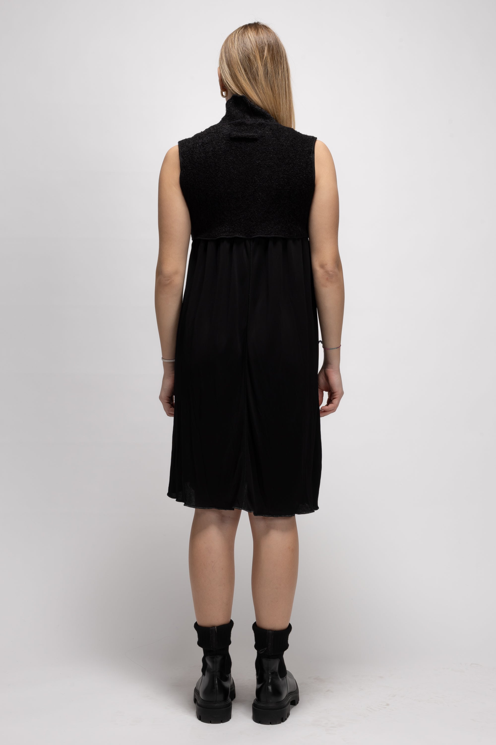 Vintage Woman Sleeveless Dress with High Neck - Autumn/Winter 1993